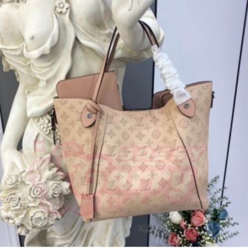 Louis Vuitton Hina MM Mahina in Pink